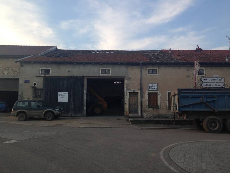 Grange avant démolition pour construction Gye