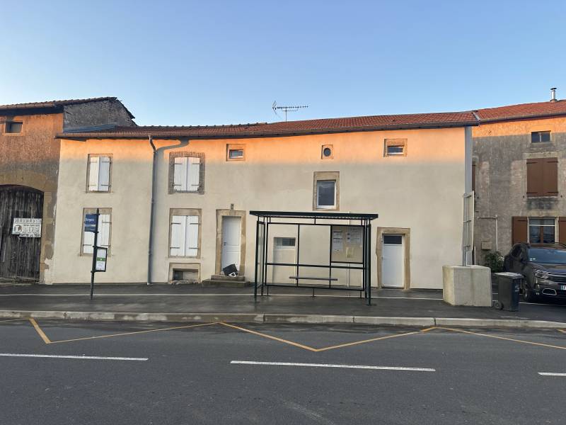 Rénovation des façades d'une maison de village à Gondreville, entre Toul et Nancy